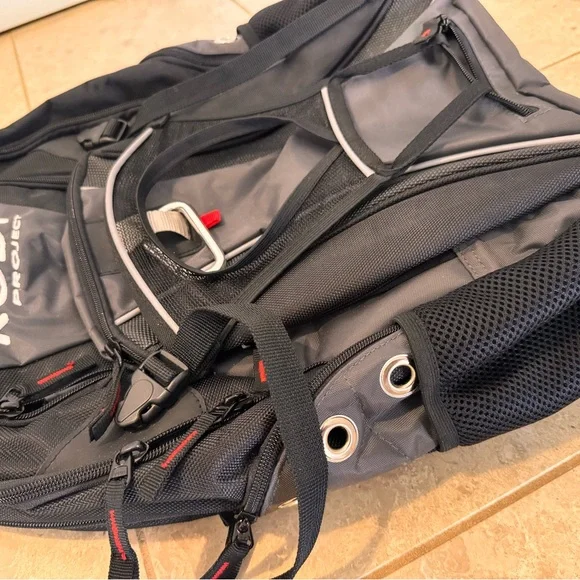 RUDY PROJECT backpack. Many features. Many compartments. Brand new. - Picture 3 of 16